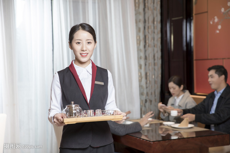優質餐飲服務的細節之魂——酒店服務員倒茶禮儀